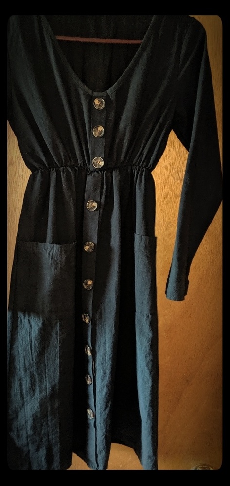 Black dress with pockets